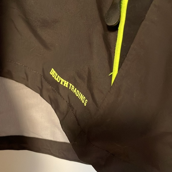 Duluth Trading Co Black and Gray Jacket Réflective Performance Soft Shell Jacket - Picture 3 of 9